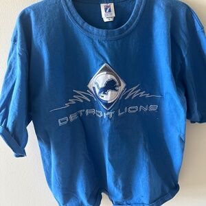Unisex Vintage XL Detroit lions NFL embroidered  shirt / possible crop top?